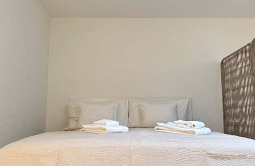 Seebach Apartment | Pulp Fiction · Zürich