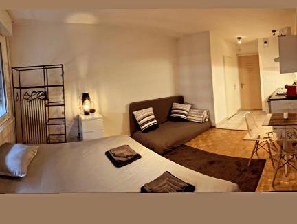 Downtown Geneva Apartment | Quenn Bee studio