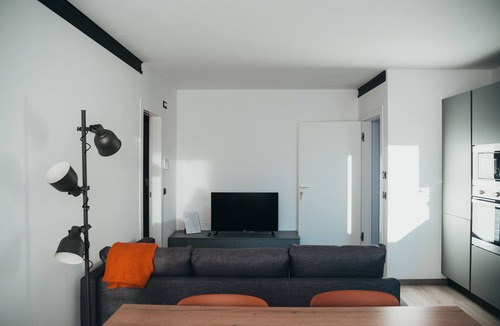 Spera Apartment | Quiet apartment surrounded by greenery, with views of the valley and sunset