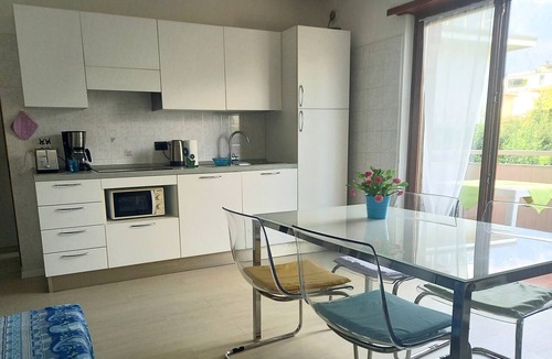 Riva del Garda Apartment | Quiet, close to the Beach, and Spacious with Private Parking. Pets are Welcome.