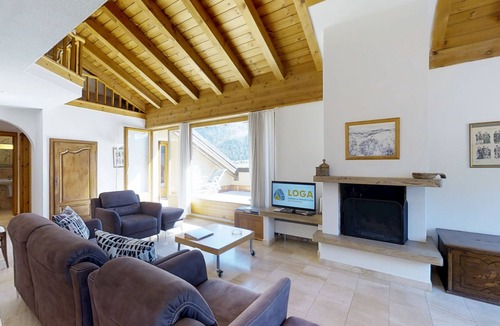 Silvaplana Apartment | Quiet, spacious and bright 3 ½-room apartment on two storeys on the 3rd floor, c