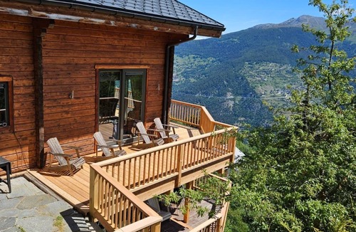 Vex Ski Chalet | Ready for renovation! | 4-minute walk to the ski lift | 10-minute walk to the wellness center/spa