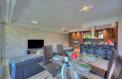 Lugano Apartment | Rebecca Garden with Terrace in Paradiso, Lugano, Switzerland