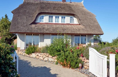 Alt Reddevitz House | Reethus Reddevitz mit Kamin, Sauna, Terrasse, Boddenblick