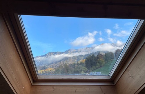 Leissigen Condo | Relaxed Loft Stay Between Lake & Mountains
