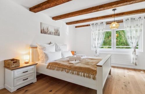 Luchsingen Apartment | ReMo I Alpenzauber Chalet 1 - 6 Personen I Bergblick, Nahe Braunwald - Badewanne, nahe Bahnhof und Parkplatz