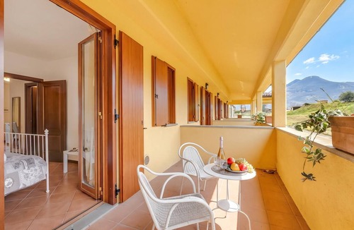 Sensole Apartment | Residence La Perla - Apt 42, Monte Isola, Italy