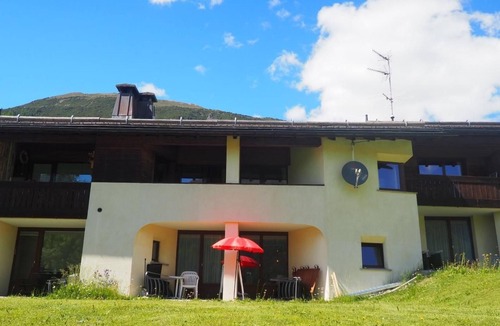 La Punt-Chamues-ch Apartment | Residenz La Mora 17 by Interhome