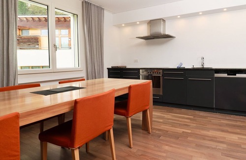 Sils-Maria Apartment | Residenza Alpenrose 19 – Stylish flat with 2 terraces & panoramic views