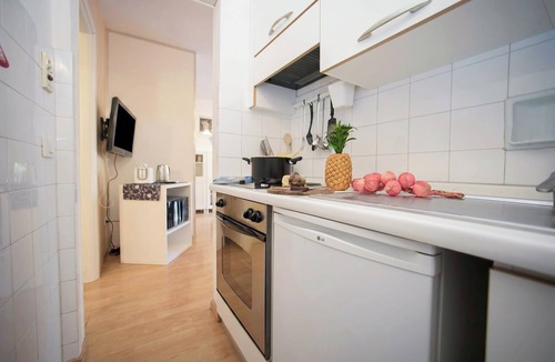 Riva del Garda Apartment | Riva Lago e Spiaggia Apartment with Balcony and Parking, Riva del Garda, Italy
