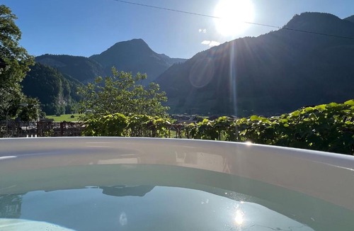 Lungern Ski Chalet | Romantic private superior Swiss Chalet with Hottub