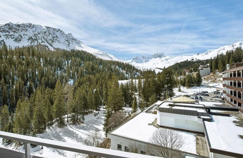 Arosa Apartment | Rothornblick 65 by Arosa Holiday Appartement/Fewo, Dusche und Bad, WC, 6-Bettwoh by Interhome