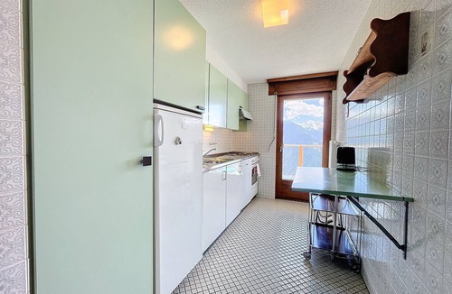 Verbier Apartment | Royal 6, centrally located. Close to shops and restaurants