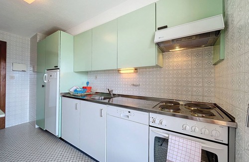 Verbier Apartment | Royal 6, centrally located. Close to shops and restaurants