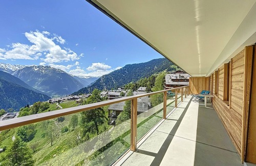 Verbier Apartment | Royal 6, centrally located. Close to shops and restaurants
