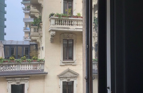 Porta Tenaglia Apartment | Safe Luxury Studio Flat in Brera front of the park