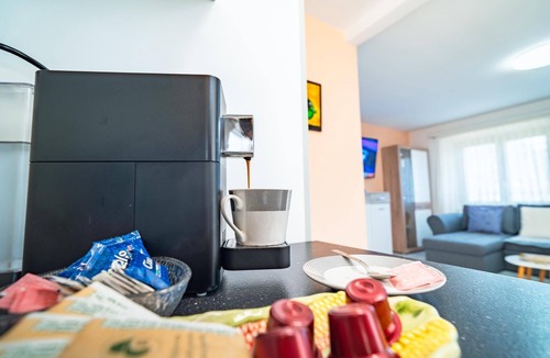 Aquila Apartment | Scenic Alps View Getaway