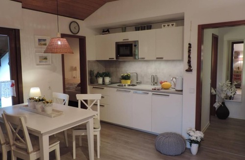 Waldeck House | Schlossblick mit Teilseeblick by Interhome