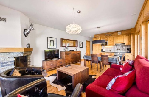 Nendaz Apartment | SKI IN/SKI OUT Beautiful on Piste 2 Bedroom apartment in Veysonnaz, Switzerland