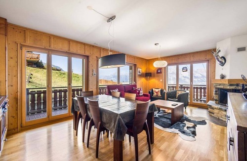 Nendaz Apartment | SKI IN/SKI OUT Beautiful on Piste 2 Bedroom apartment in Veysonnaz, Switzerland