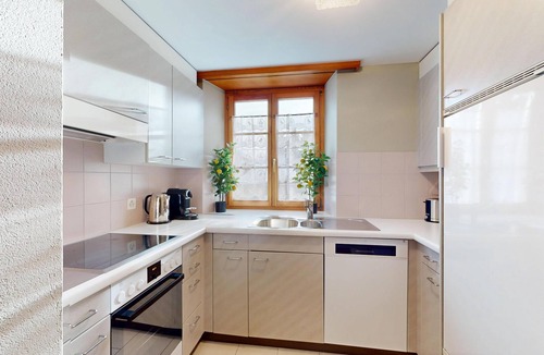 Champfer Apartment | Spacious 3-Bedroom Apartment with Balcony & Mountain Views in Champfèr