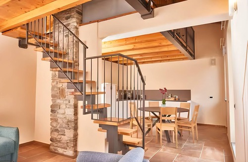 Brezzo di Bedero Apartment | Spacious apartment in the historic center