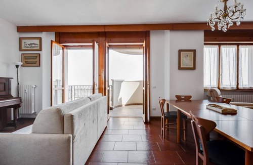 Greco Apartment | Spacious APT with terrace! Central Station 2km away