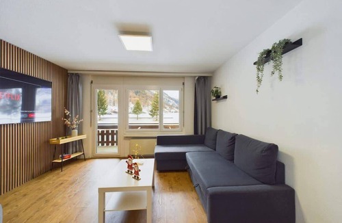 Taesch Apartment | Spacious Family Apartment with Mountain Views