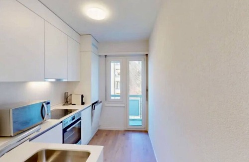 Prilly Apartment | Spacious Minimalist Prilly 2 BR