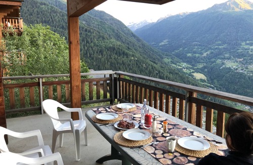 Nendaz Ski Chalet | Spacious ski retreat in Veysonnaz/4Vallees with stunning views - sleeps 12.