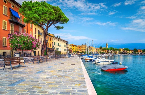Toscolano Maderno Apartment | Spiaggia Azzurro -lakeside with terrace, Toscolano Maderno, Italy