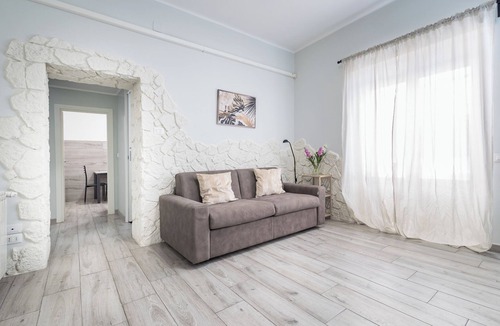 Quartiere XXXIV Lido di Ostia Levante Apartment | Station House Ostia apartment with terrace, near sea and Rome