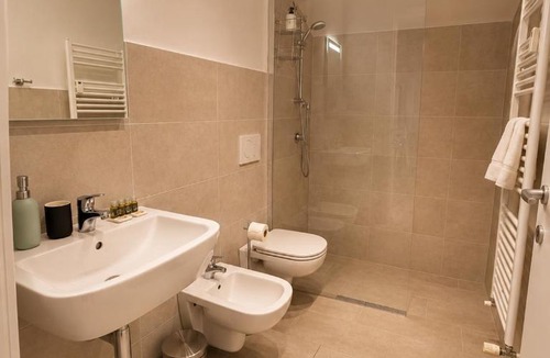 Ripamonti Corvetto Apartment | Strategic & Large Studio with Self Check In - Fondazione Prada, Milano with AC, Wifi, Washing Machine