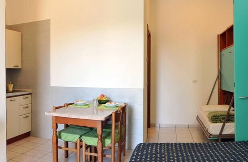 Old Town Apartment | Studio Apartment 'Monolocale Isola Di Pasqua Caorle' with Shared Garden, Wi-Fi and Air Conditioning