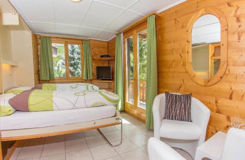 Graechen Apartment | Studio Bergfink Obergeschoss-5 by Interhome