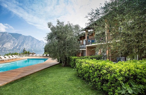 Campagnola Apartment | Studio mit Seeblick, BBQ und Gemeinschaftspool by Interhome