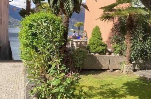 Vira Apartment | Studio on Lake Maggiore – Private Beach + Indoor Pool