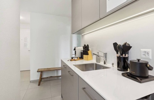 Oerlikon Apartment | Studio w/Balcony & Modern Amenities (202-16)