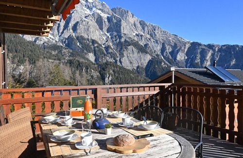 Chamoson House | Stunning private villa for 8 people with WIFI, TV, terrace and pets allowed