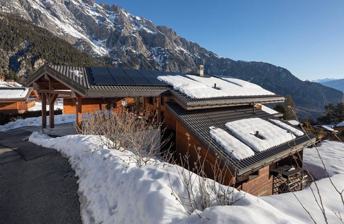 Chamoson House | Stunning private villa for 8 people with WIFI, TV, terrace and pets allowed