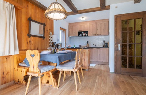 Chamoson House | Stunning private villa for 6 guests with WIFI, TV and terrace