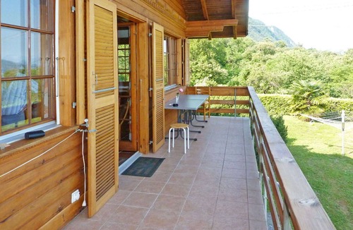 Castello House | Stunning private villa for 6 guests with WIFI, TV, terrace and pets allowed
