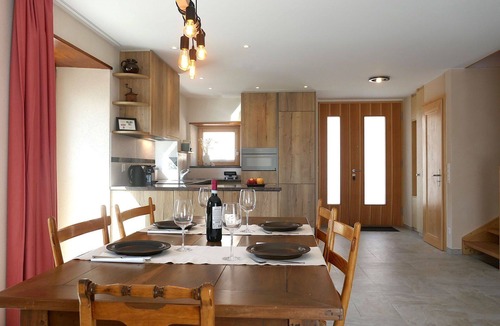 Olivone House | Stunning private villa for 5 guests with WIFI, TV, patio, pets allowed and panoramic view