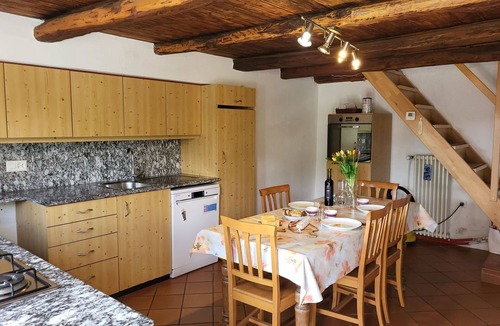 Ronco sopra Ascona House | Stunning private villa for 2 guests with WIFI, TV, patio, pets allowed and parking