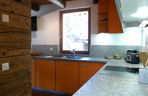 Mairengo House | Stunning private villa for 5 guests with WIFI, TV and pets allowed