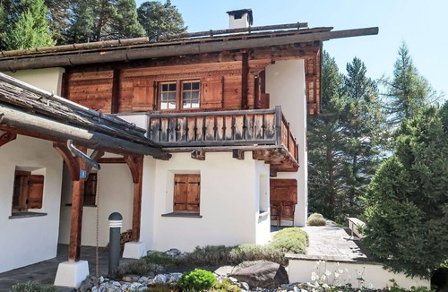 Laax House | Stunning villa for 7 guests with WIFI, patio and panoramic view