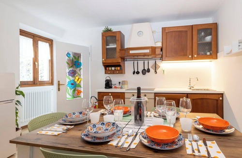 Valtellina Apartment | Stunning villa for 7 people with WIFI, TV, balcony and pets allowed