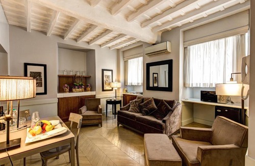 Rione V Ponte Apartment | Suites Giulia