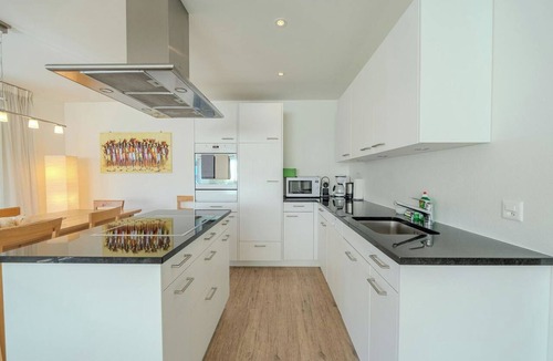 Arosa Apartment | Sunnaschy Heidi by Arosa Vacations Appartement/Fewo, Dusche und Badewanne, 2 Sch by Interhome