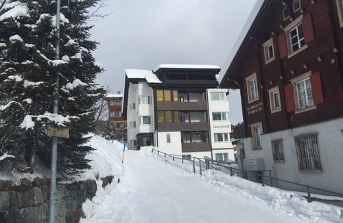 Arosa Apartment | Sunnybank/3. St. Appartement/Fewo, Dusche und Bad, WC, 10-Bettwohnung by Interhome